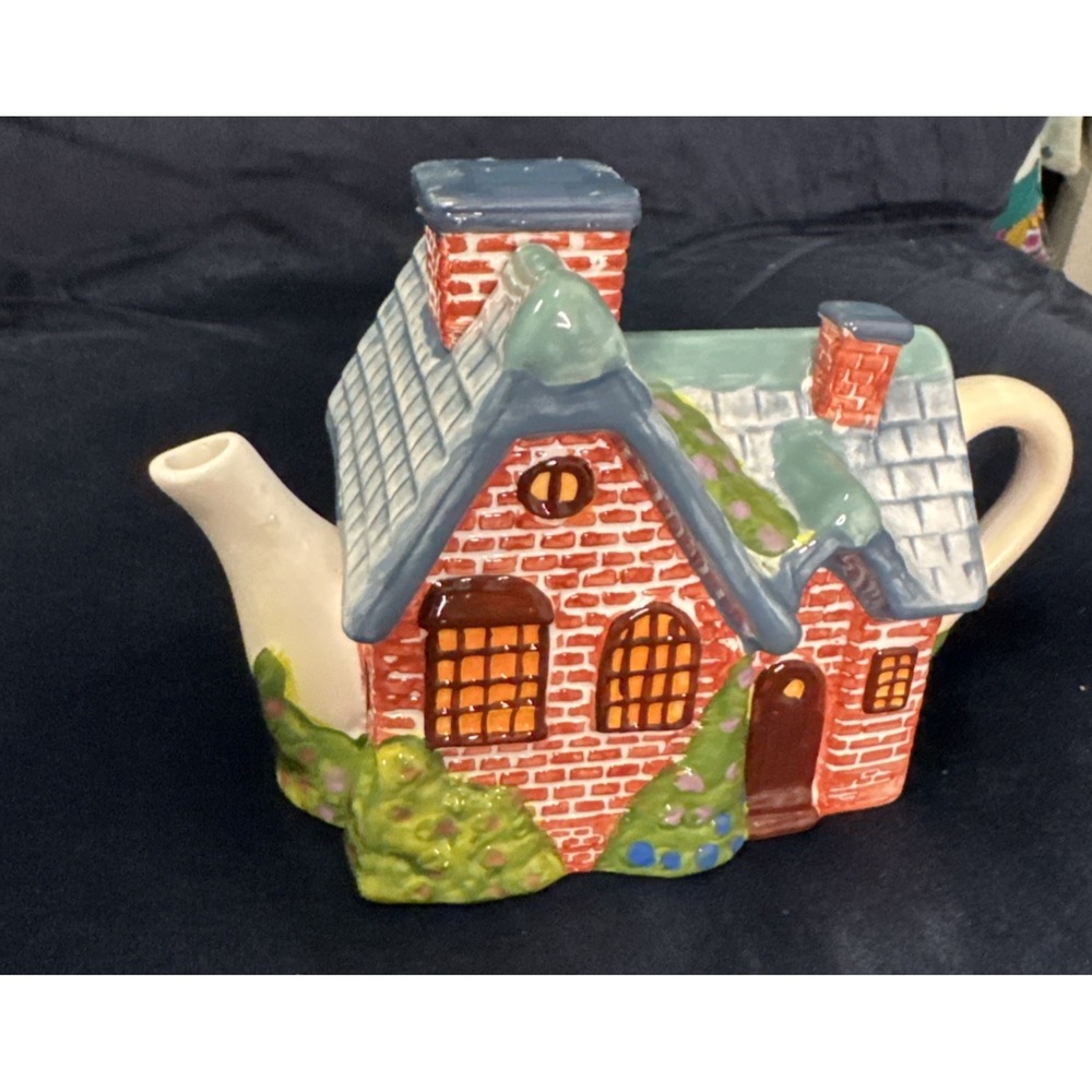 Thomas Kinkade Tea Pot Cottage Brick House Colorful!! Perfect!!